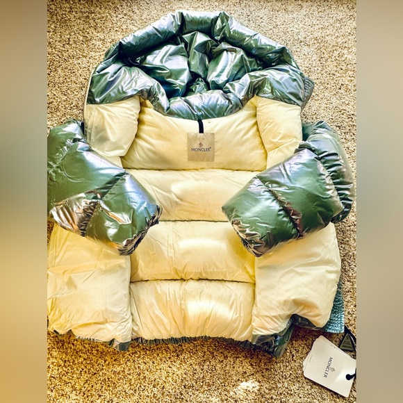 NWT Moncler Frasne Short Down Jacket - 700 Iridescent Blue - Picture 10 of 16